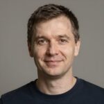 Клиент Алексей В. после покупки запчастей для Mercedes-Benz в московском магазине ДиБенз Запчасти
